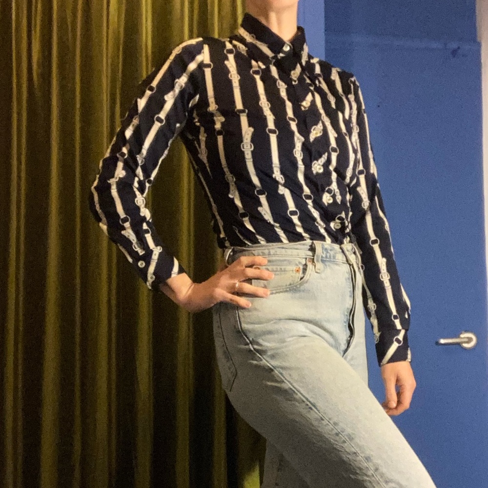 Vintage button-up with striped buckle pattern